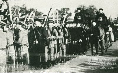 慈禧出殡葬礼上震撼一幕 外国人看傻眼(7)