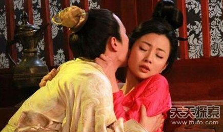 皇上与宫女缠绵高清图片