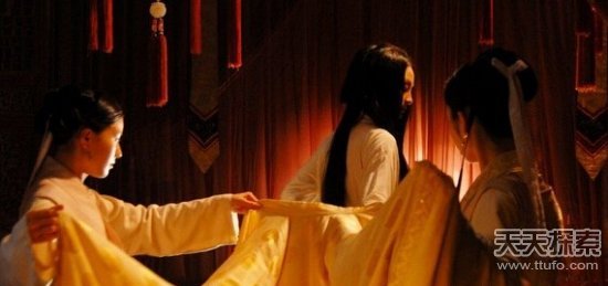 古代皇帝后宫私生活 13岁就临幸宫女高清图片
