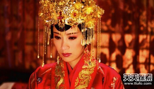 在跪拜太子祈祷之后图片