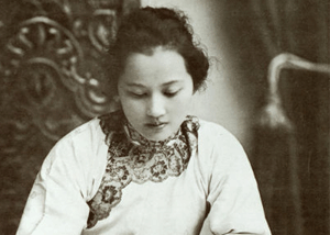 贵阳街头<em>裸女</em>漫步引市民围观[高清组图](1)_光