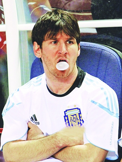 梅西被曝裸聊偷情 偕艳女狂欢变猎艳达人(图)