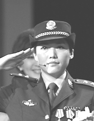 潘琴:<em>80后</em>最美<em>女特警</em> _法治频道 _光明网