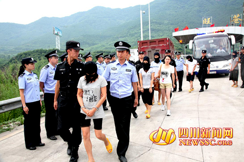 团伙专用<em>美女</em>录像网聊盗<em>QQ</em>诈骗上百万(图) _法