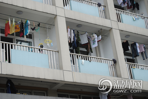 男子一夜偷10个女生宿舍 行窃后给学生留生活