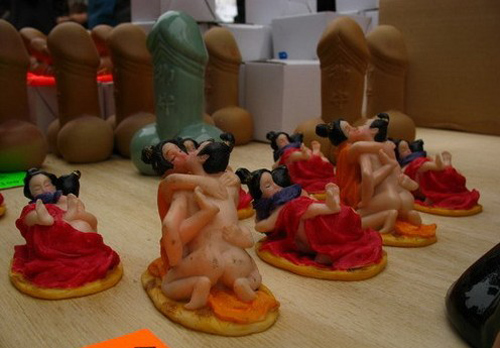 <em>日本</em>民众膜拜男性<em>生殖器</em>图腾