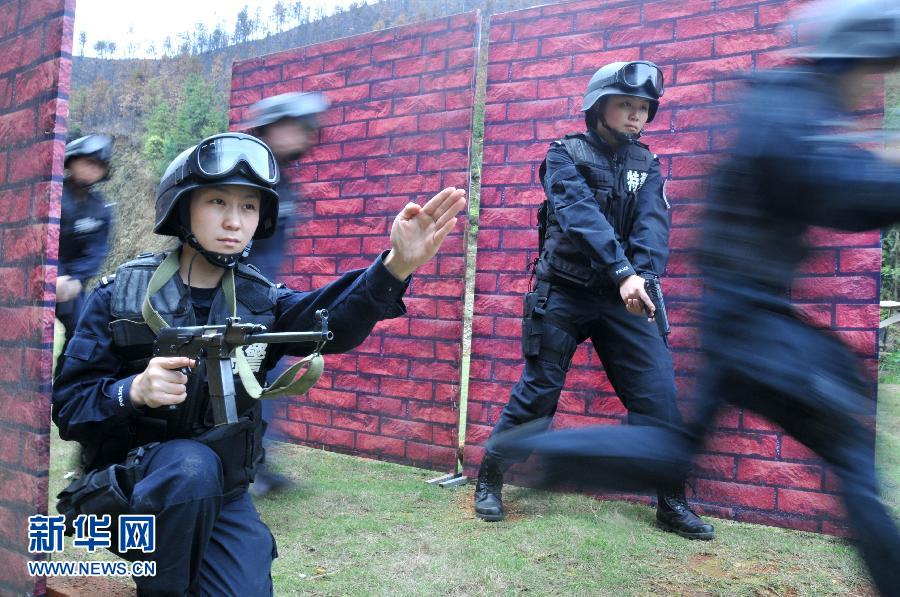 江西80后靓丽<em>女特警</em>队长 9岁开始习武(高清组