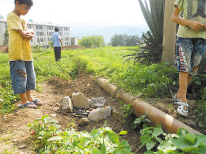 15岁<em>女生</em>出租屋内被邻居<em>奸杀</em> 尸体被弃水沟(图