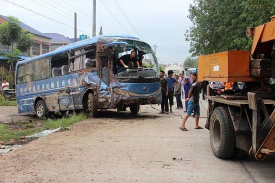 湖北34名高中生参加奥赛遇车祸多人死伤(组图