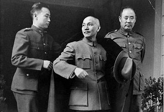 南京一护士和病人偷情被堵床上一顿猛打(组图