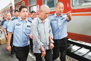 男子因发现妻子与多个男人看黄色录像将其杀掉