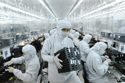 无尘室中的打工者 每天最长工作16小时(组图)(