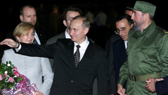 俄总统普京与夫人离婚 回顾二人昔日甜蜜合影