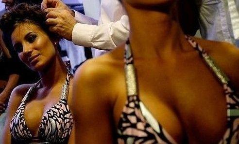 日本举办少女美腿大赛长泽雅美曾获奖 盘点全