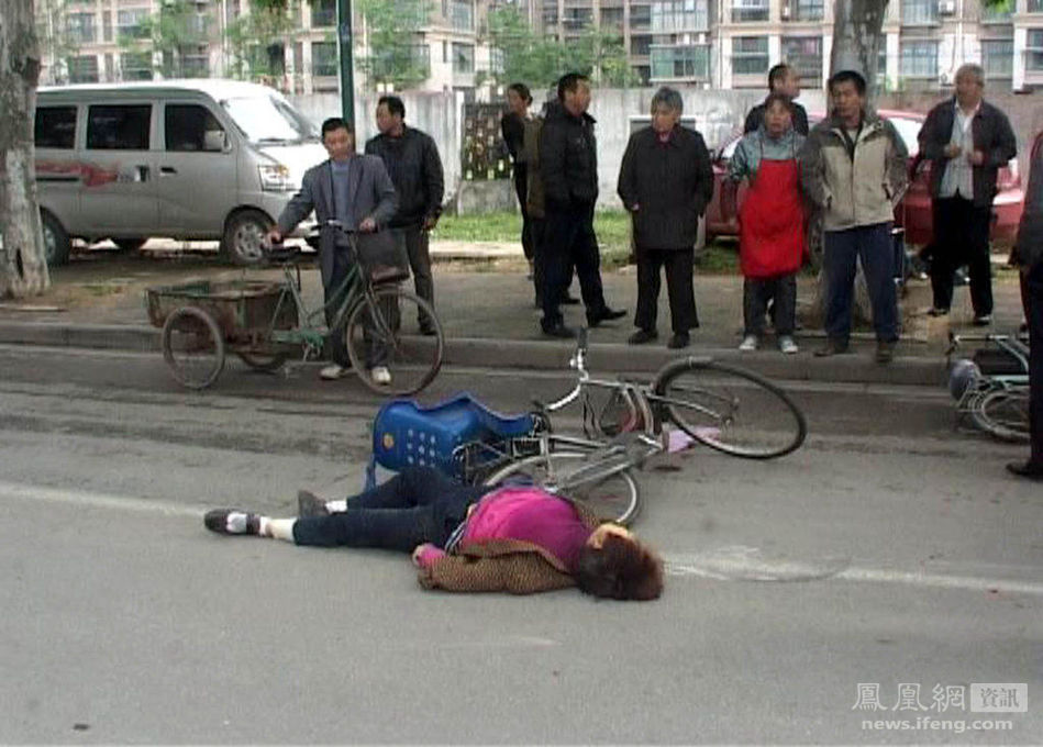 南京一货车司机撞人逃逸 2死1伤