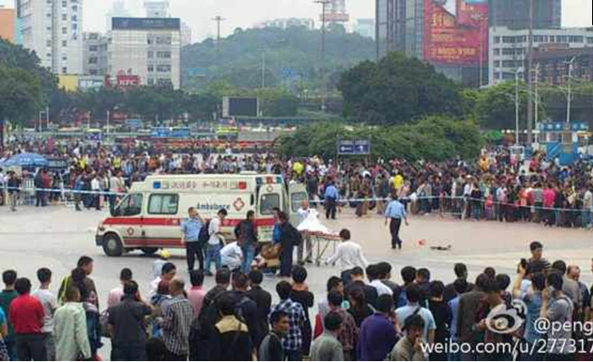 广州火车站<em>广场</em>发生砍人<em>事件</em> 警方开枪制服一
