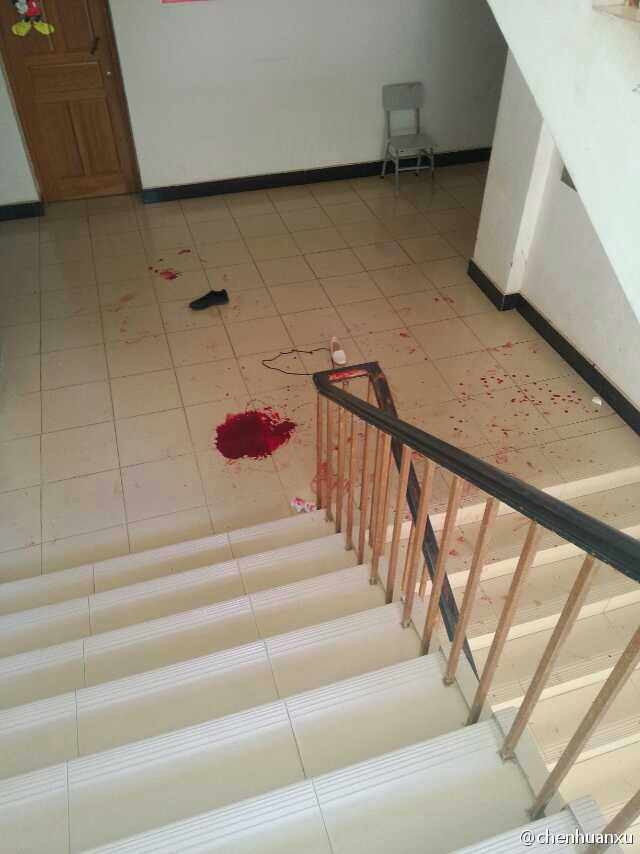 男子爬云南一大学女生宿舍持刀行凶(6)