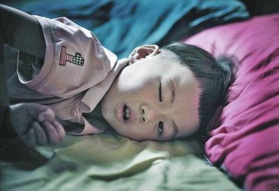 夫妻带4岁绝症儿子奔波千里欲捐遗体(图)