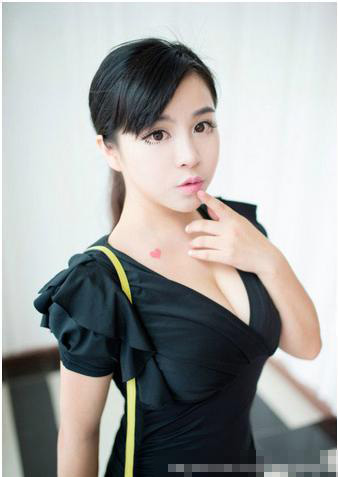 曝ChinaJoy最火<em>大胸妹</em>小孽:整容做小三修补