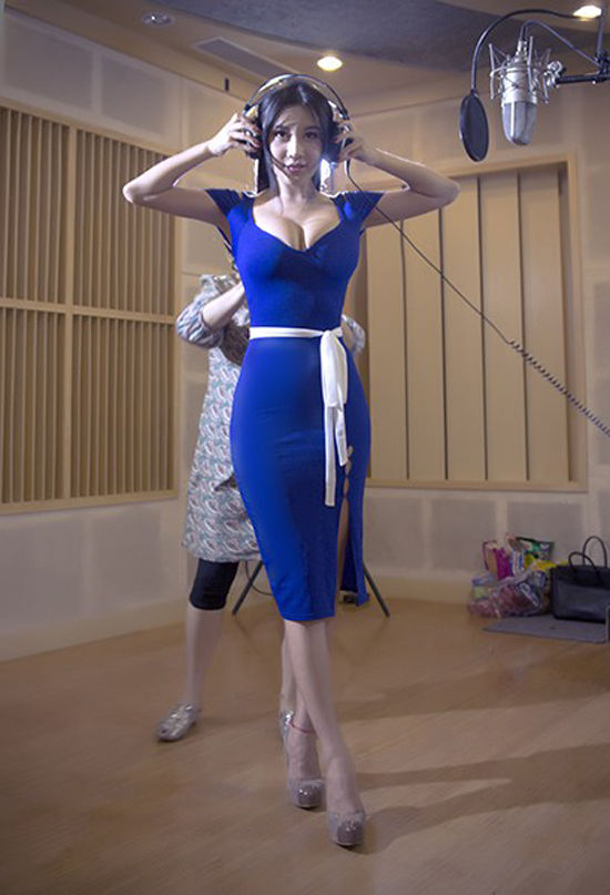 “北师大校花”为游戏录音 男导师不敢直视她(11)_图片新闻 _光明网