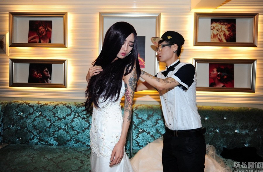 摄影师记录<em>女同性恋</em>的一年(24)_图片新闻 _光