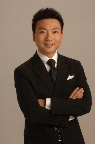 主持名嘴再聚金鹰节颁奖晚会  谢娜 开策央视康