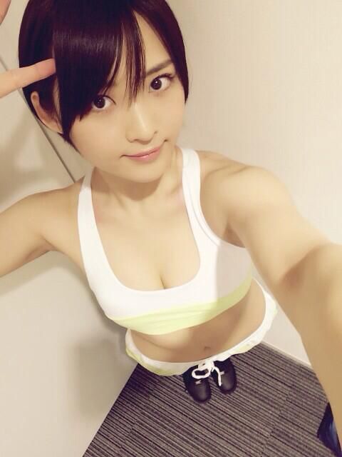 自拍大赛清纯妹子齐上阵 姿势性感尺度<em>豪放</em>(8