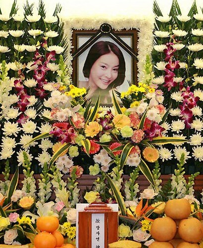 <em>韩女星</em>被迫遭陪睡<em>自杀</em>:父母忌日陪4男人(3)_法