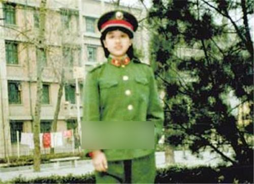 韩红年轻旧照首次曝光 身形苗条激情打鼓(4)_法