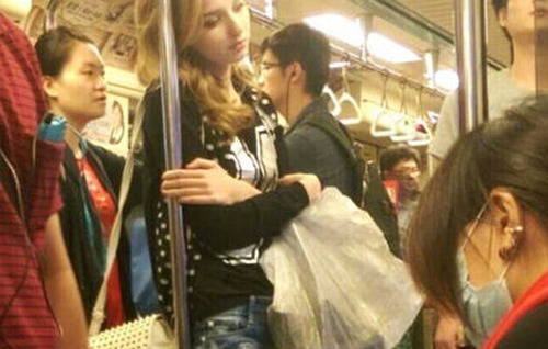 地铁歪头美女网络走红 网络爆红的萌<em>妹子</em>哪个