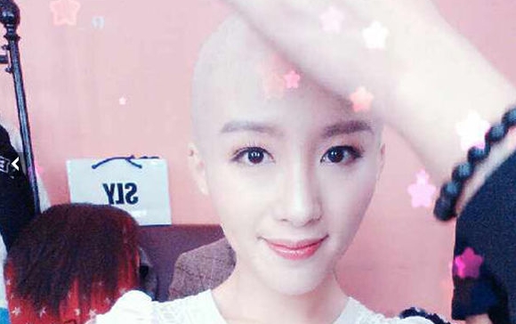 <em>光头美女</em>安然海量私照曝光 超级演说家安然资