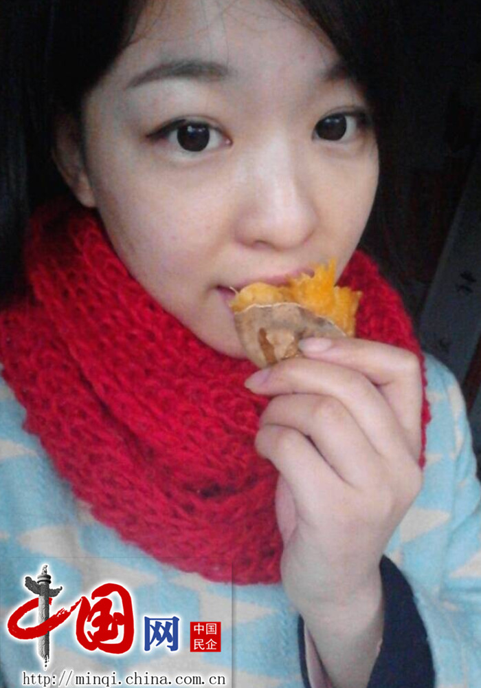 <em>最美地瓜妹</em>摆摊救兄走红网络 哥哥系退伍军人