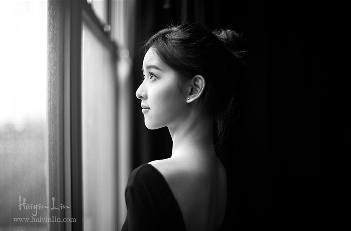 奶茶妹妹和大妈一起跳广场舞 网友:美哭了(组图