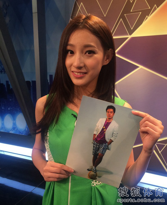 <em>亚洲</em>杯央视两<em>美女</em>同台 凡凡乌贼刘谁更女神(1
