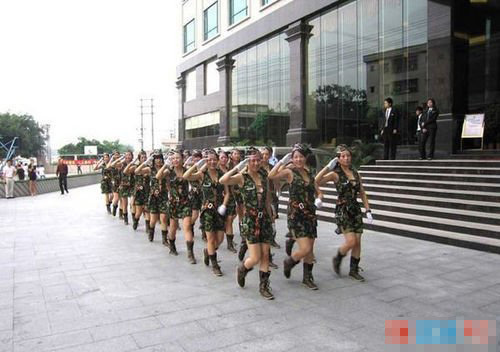 东莞富豪被政协除名 其子曾搞小姐阅兵