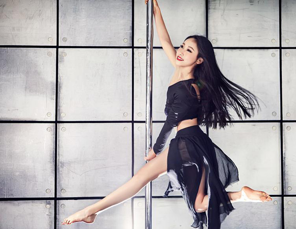 中国<em>钢管舞美女</em>大赛启动 <em>美女</em>秀<em>钢管舞</em>性感绝