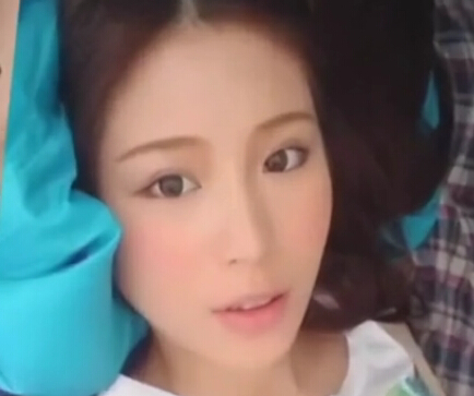 鸡排妹上传他人大尺度不雅照 当事女穿红衣羞