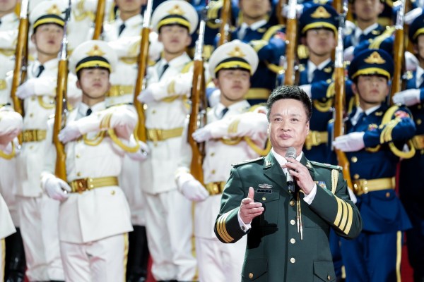 歌曲 强军战歌 阎维文 中国人民解放军三军仪仗队-网曝羊年春晚真假唱