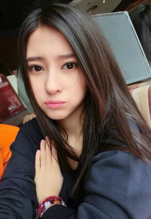 我女朋友太漂亮了,身材特好,胸又大又软,腿又细又长,她20岁,可能是