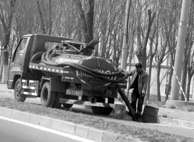 北京某医院将医疗污水偷排雨水井 未经任何消