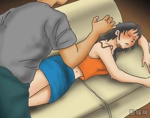 交警强奸醉酒女 女子全身赤裸且有伤痕(1)_法治