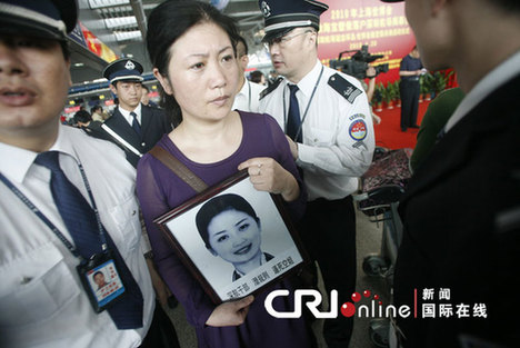 <em>空姐</em>艳照门网络发酵 大尺度露骨照片<em>视频网</em>上