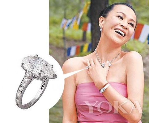 钻戒拍出约1亿元 盘点女星钻戒价值几何
