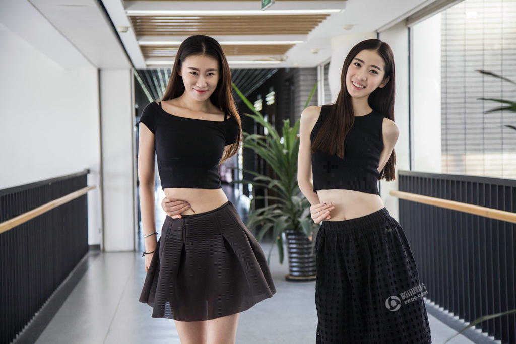 <em>女子学院</em>毕业照颜值爆表 反手轻松摸肚脐-上海