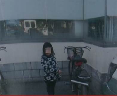 上海一75岁老人涉嫌强奸两名<em>幼女</em> _法治频道 