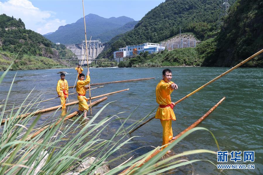 “湿漉漉”的历史真人秀