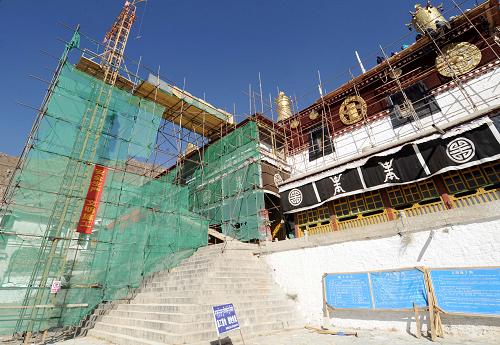 拉萨哲蚌寺维修工程进展顺利