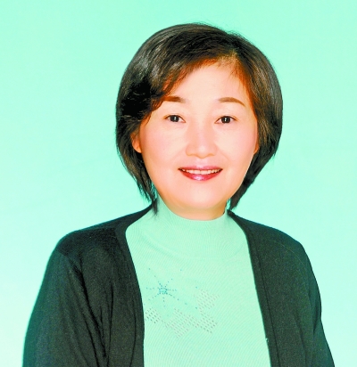 杨亚达代表：高校教授关注职业教育