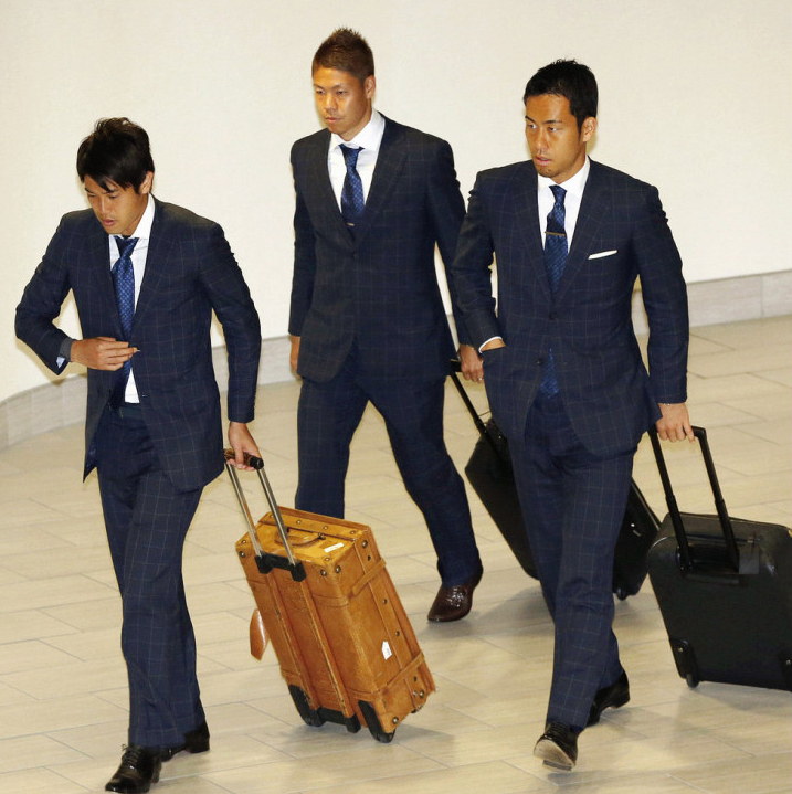 各国家队帅气出征世界杯 你们确定是去踢球的