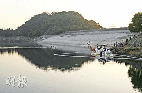 香港超级美洲豹直升机坠水塘 误被当花式飞行